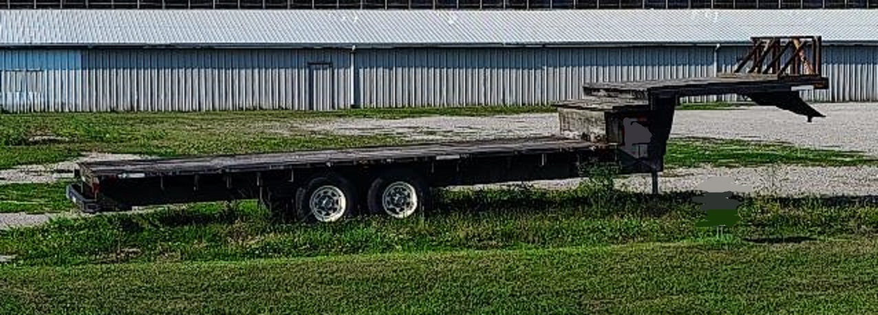 2004 CUSTOM BUILT 33 foot - Image 5